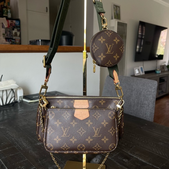 LOUIS VUITTON Multi Pochette Accessories Bag - Picture 4 of 16